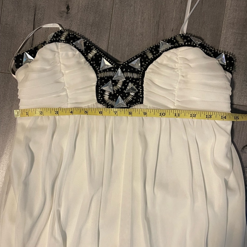 Dress - Picture 5 of 5